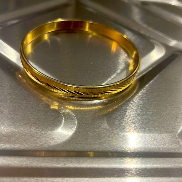 Monet gold bangle